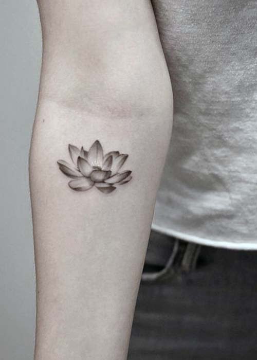 Lotus Çiçeği Kol Dövmesi
