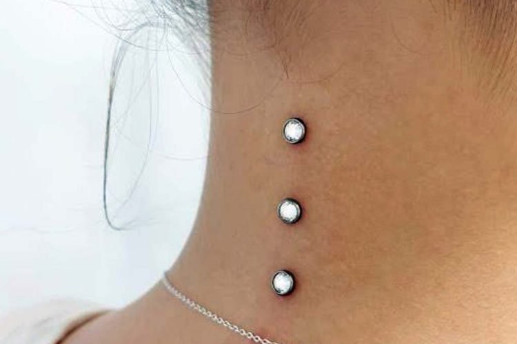 Dermal Piercing Yaptırmadan Önce Okuyun