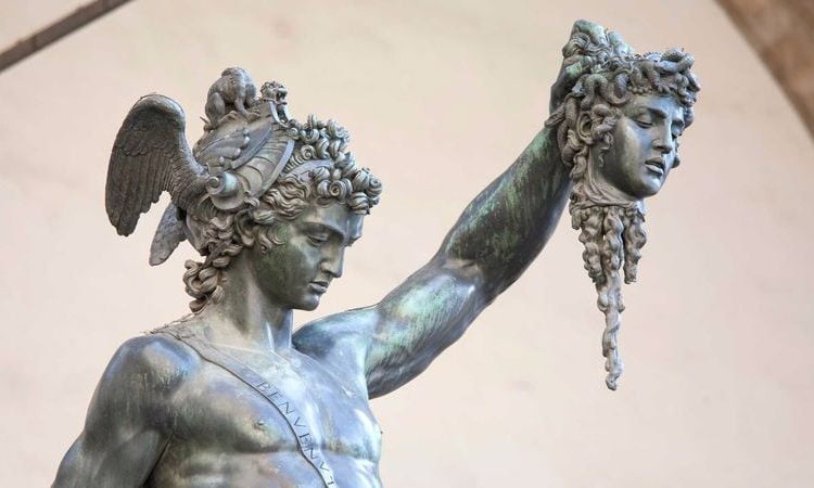 +10 Medusa Dövmesi ve Hikayesi