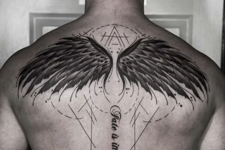 +30 Melek Kanadı Dövme Modeli ve Anlamı