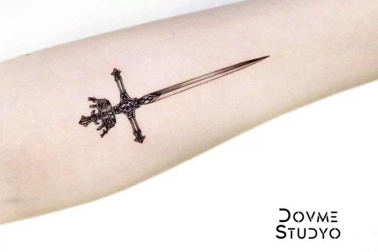 En İyi Kılıç Dövmesi Modelleri ve Anlamı